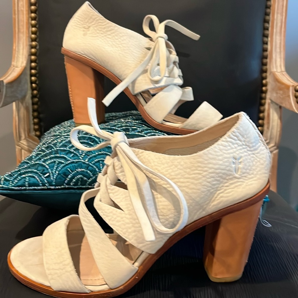 SALE! Frye Cream Ivory women's 9 Sophia Tie-On Leather Upper Leather Block 4" H - Picture 2 of 12